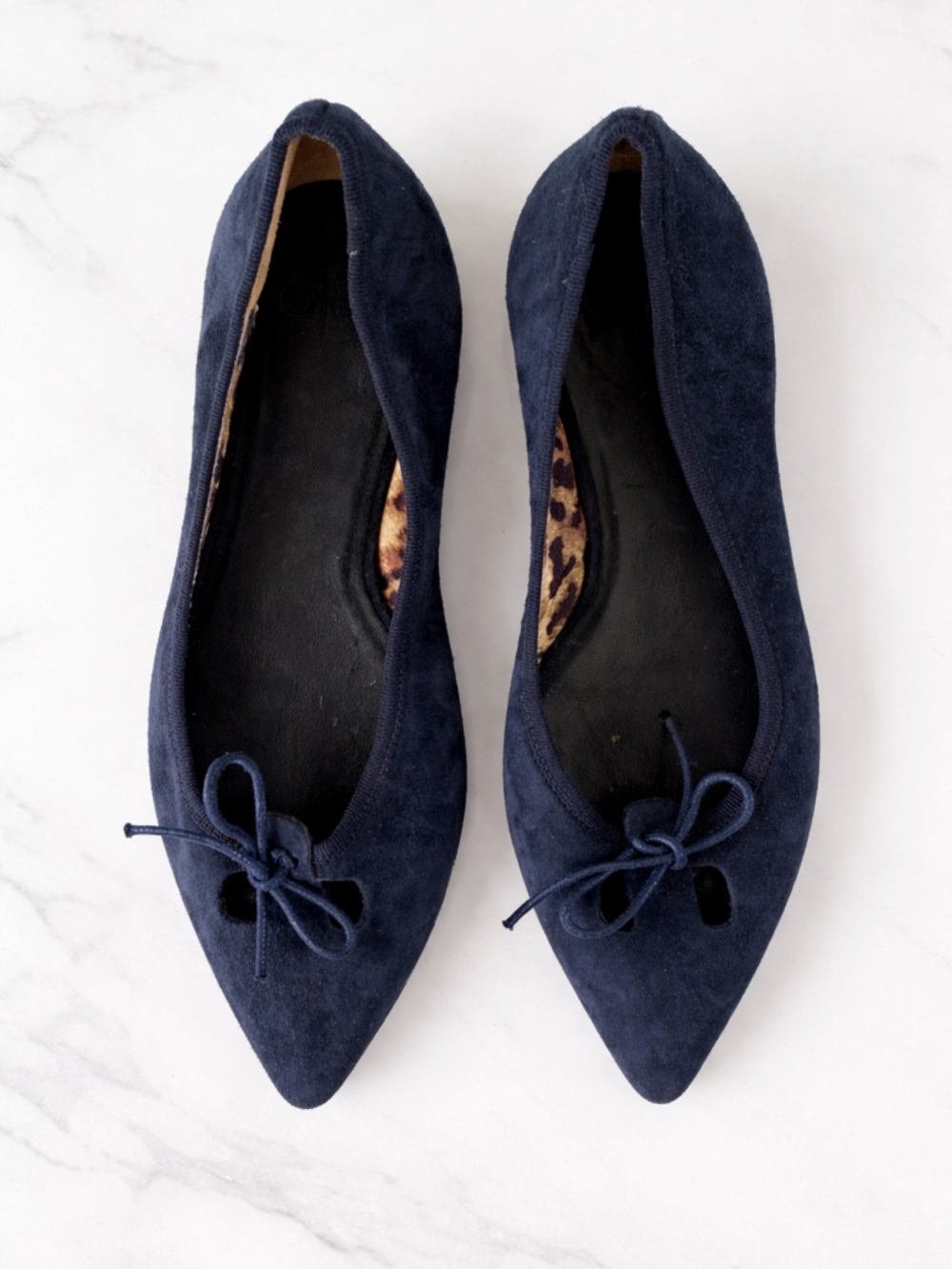 Lolo Ballerina Navy Suede Pointed Toe Flats Sz 37 US 6.5-7 Italy Bow Minimal